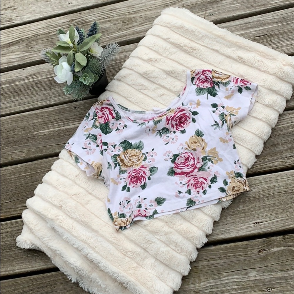 Cute floral Forever 21 crop top✨